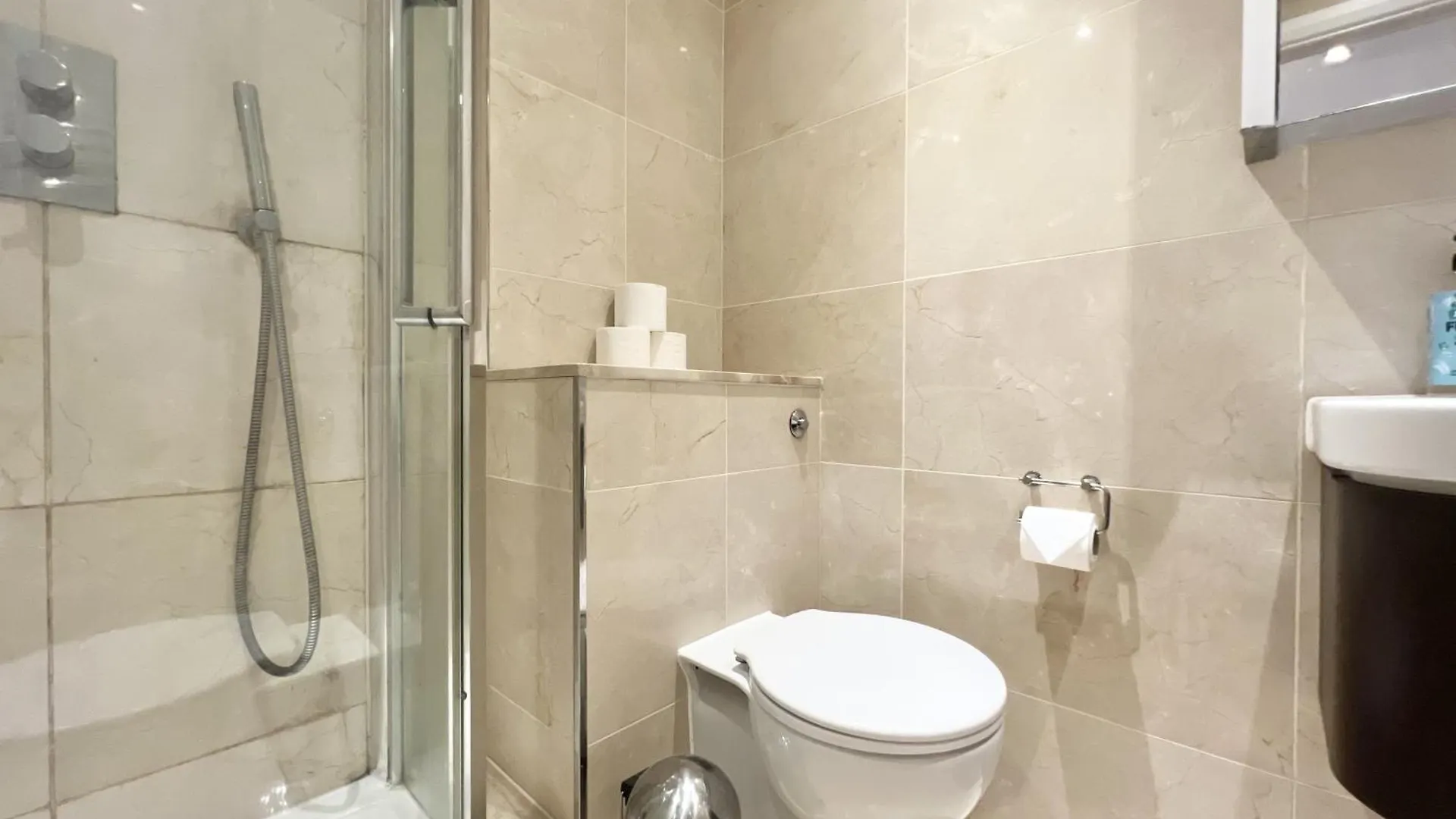 Vip Serviced Apartments London Excellent Location Great Price